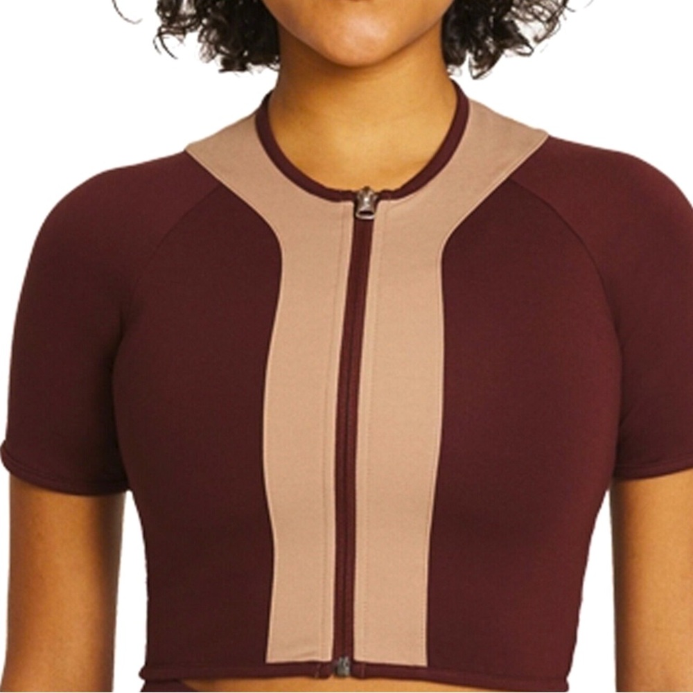 Nike Sportswear Women’s Short Sleeve Top